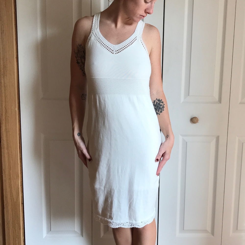 White knitted dress
